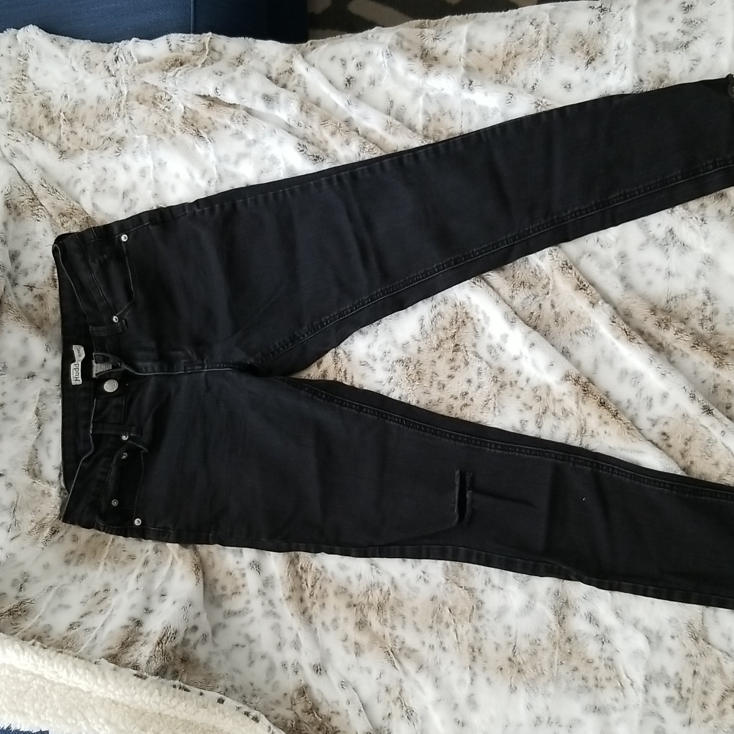 Women's Distressed Black Skinny Jeans